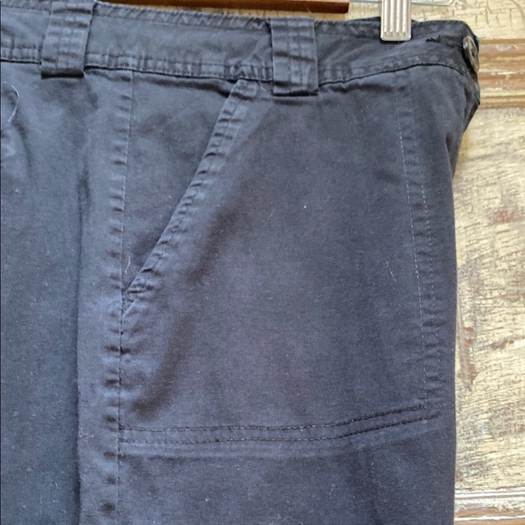 White Stag Black Capri Pants, Size 8 - Picture 4 of 11